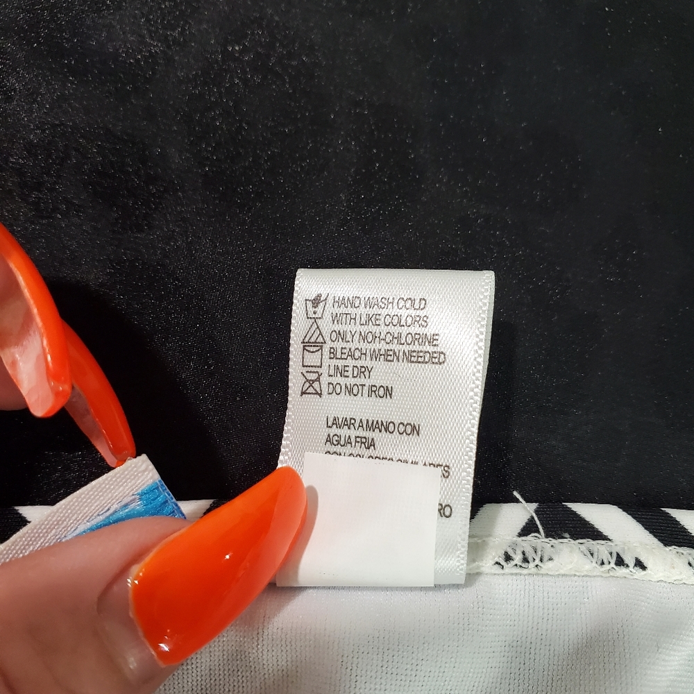 California Waves Chevron Striped Bikini Set Medium Top Small Bottom NWT Blk/Whit - Picture 6 of 7